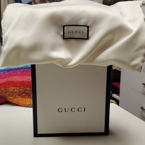 Gucci box with belt bag